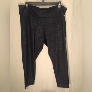 3X snakeskin print black leggings.